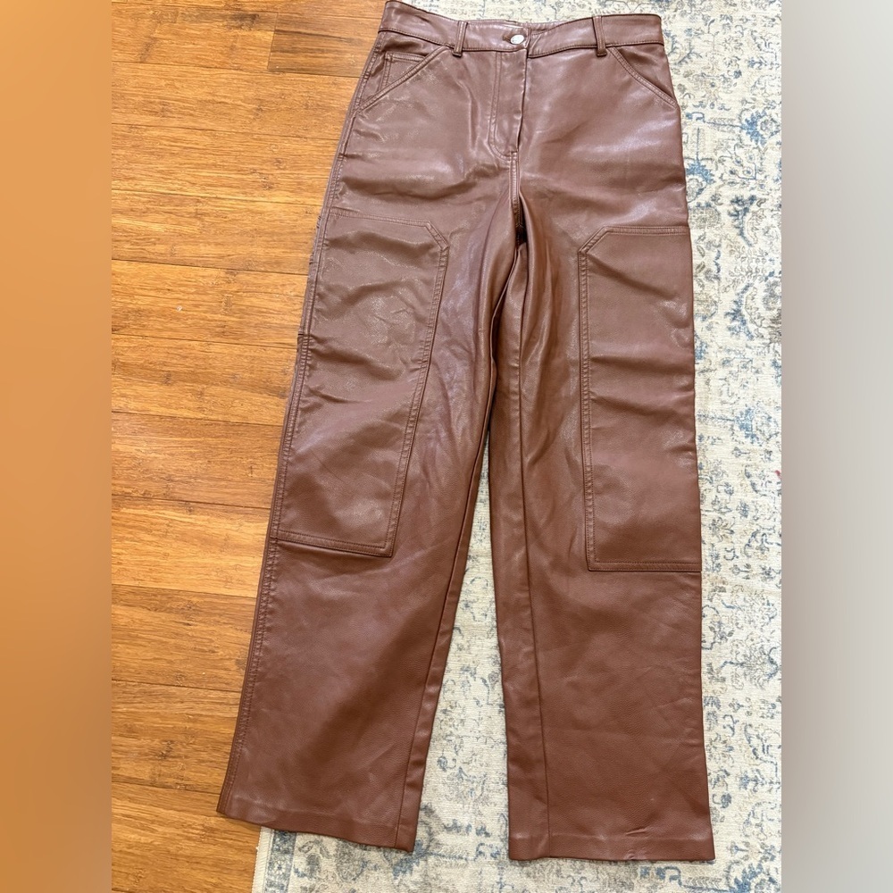 Wilfred Aritzia Brown Faux Leather cargo Pants - women’s size 6
